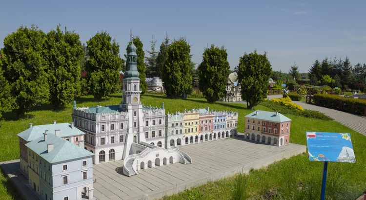 6 Taman Hiburan Teratas Di Polandia